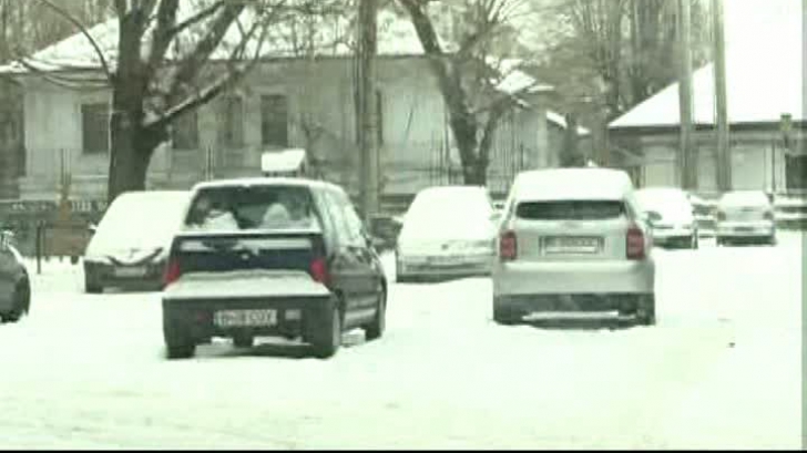Autorităţile, pregătite doar pe hârtie pentru prima zăpadă de anul acesta în Capitală 