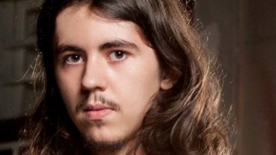 Tatăl unui tânăr mort după tragedia din Colectiv: "Au fost otrăviţi o dată în club, apoi în spitale"