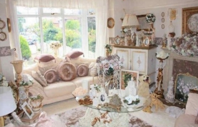 Pare o casă de vis! C&acirc;nd vezi cum arată &icirc;năuntru, te cutremuri! De ce NIMENI nu vrea să stea acolo