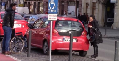 Parcari pe locuri rezervate handicapaţilor