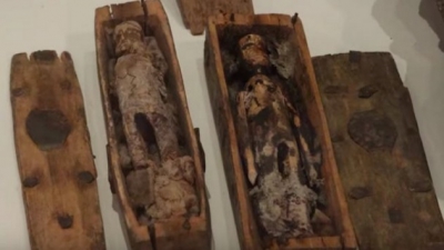 Au plecat la vânătoare. Au găsit o peşteră ascunsă. Înăuntru: 17 SICRIE. Le-au deschis şi... ŞOC