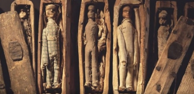 Au plecat la vânătoare. Au găsit o peşteră ascunsă. Înăuntru: 17 SICRIE. Le-au deschis şi... ŞOC