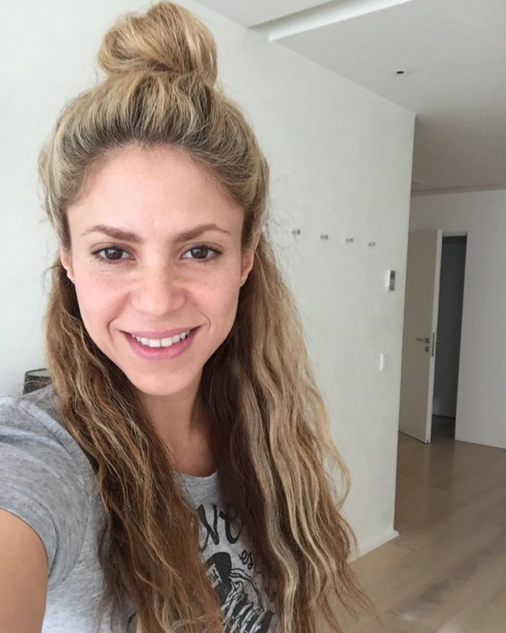 Shakira şi-a surprins fanii: cum arată la 39 de ani, fără pic de machiaj
