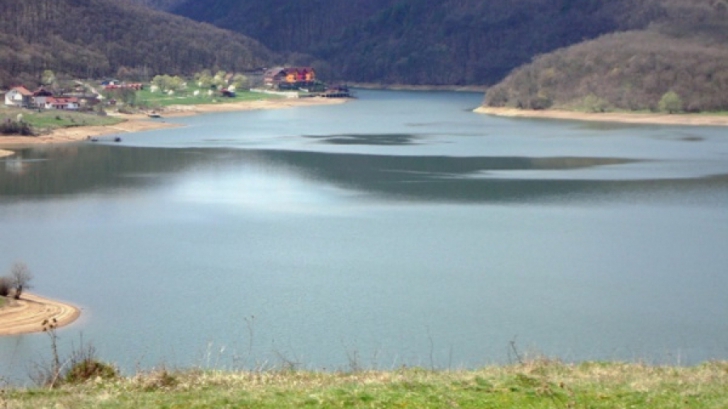 Lacul Cinciș, unul dintre cele mai misterioase locuri din România, bântuit de legende