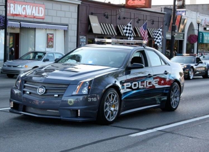 Acestea sunt cele mai scumpe maşini de poliţie! Cum le recunoşti în trafic. Nu poţi scăpa de ele