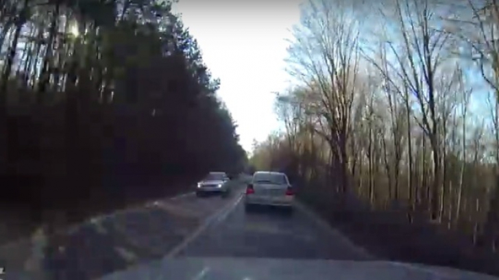 VIDEO ŞOCANT: Accident evitat în ultima clipă, după o depășire nebunească