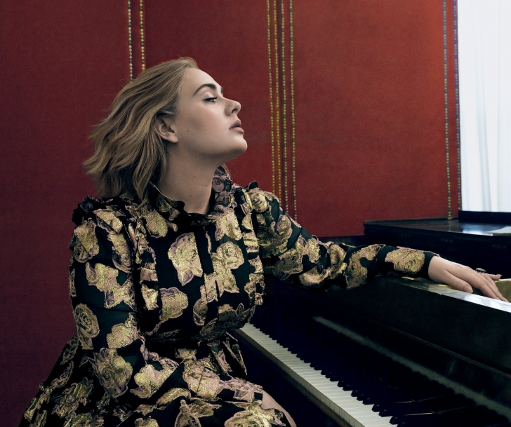 Adele uimeşte cu o nouă imagine. Cum arată, pe coperta revistei Vogue