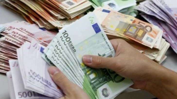 Topul celor mai mari salarii din România în 2015. Cel mai bine plătit român lucrează în....