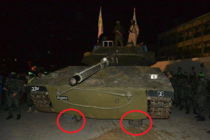 GAFĂ. Hamas a scos la paradă un tanc "produs local". Mașinăria a ajuns de râsul Internetului