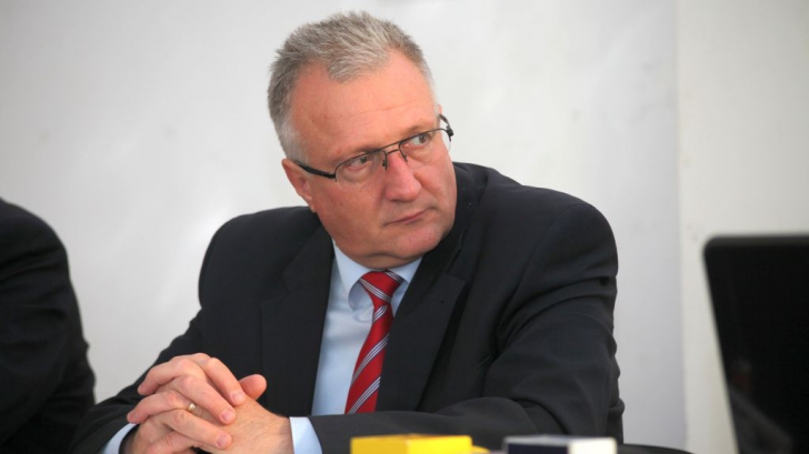 Preşedintele CJ Sibiu, condamnat definitiv, susţine că nu va demisiona şi nu va fi demis 