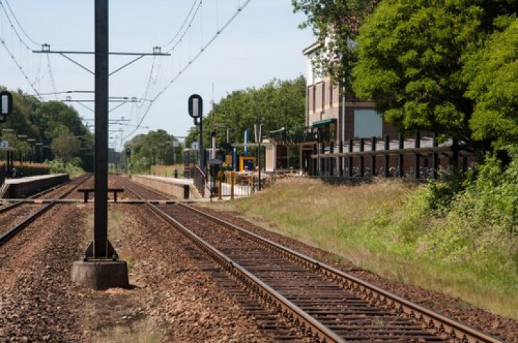 Un tren a deraiat în Olanda. Un mort şi mai mulţi răniţi 
