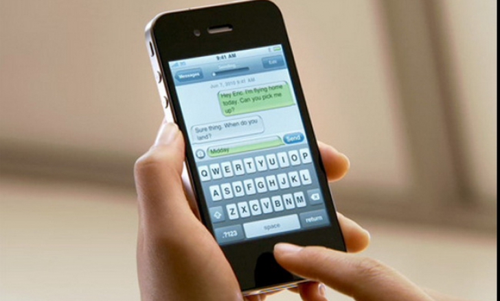 Cum activezi tastatura secretă emoji din iPhone