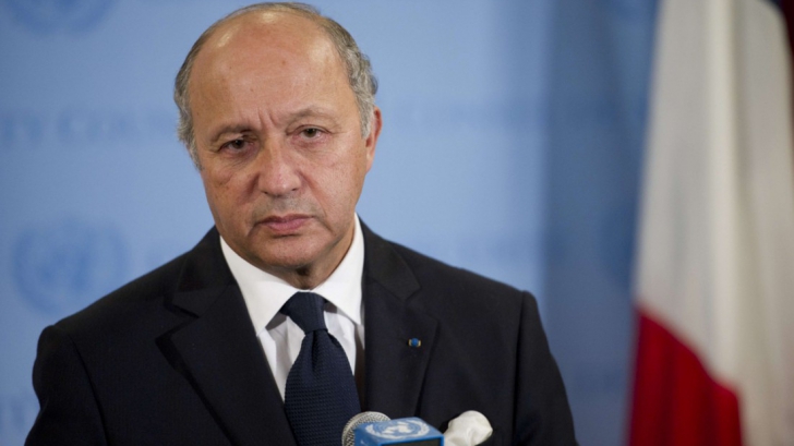A început cu demisia ministrului de Externe. Guvernul Franței, în prag de remaniere