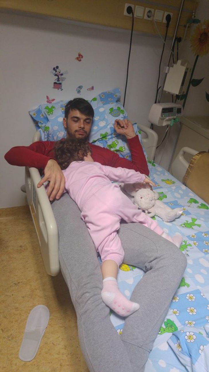 Oana Roman a ajuns cu fetiţa la spital! Anunţul îngrijorător al vedetei