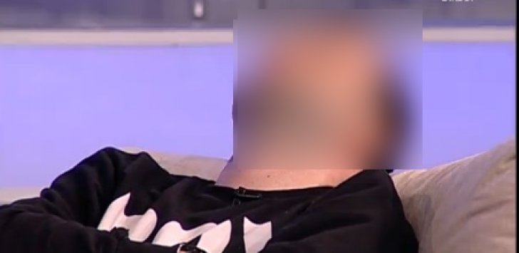 Uluitor! Un cunoscut prezentator TV din România a adormit în direct. Camerele filmau, iar el sforăia