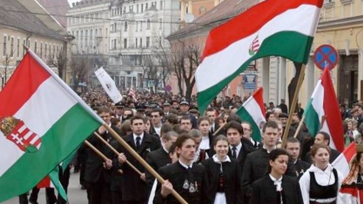 Sute de mii de maghiari din România au cerut cetățenia ungară