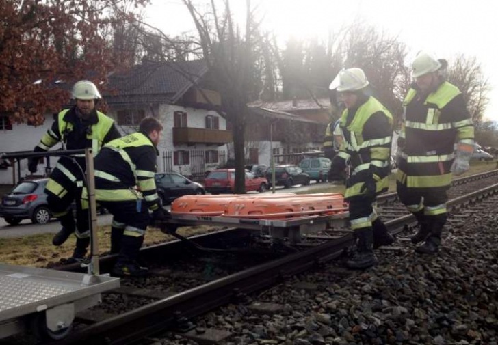 Primele imagini de la accidentul de tren din Germania sunt greu de privit