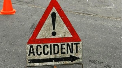 Accident grav pe autostrada A1. Trei mașini implicate. Traficul este întrerupt