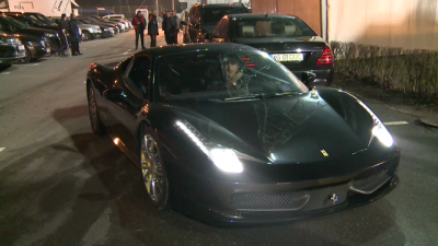 Au surprins un Ferrari pe străzile din Piteşti. Oamenii, ŞOCAŢI când au văzut cine coboară din bolid