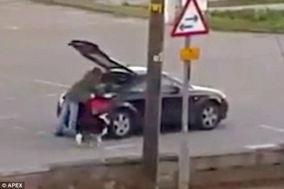 Poliţiştii au oprit în trafic un Audi TT. Agenţii, ULUIŢI. Nu le-a venit să creadă cine era şoferul