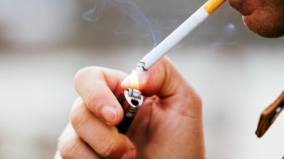 Fumatul INTERZIS, de joi, în spaţiile publice închise. Tot ce trebuie să ştii ca să nu fii amendat