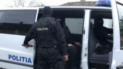 Percheziţii la evazionişti. Prejudiciul adus bugetului: 500.000 de euro