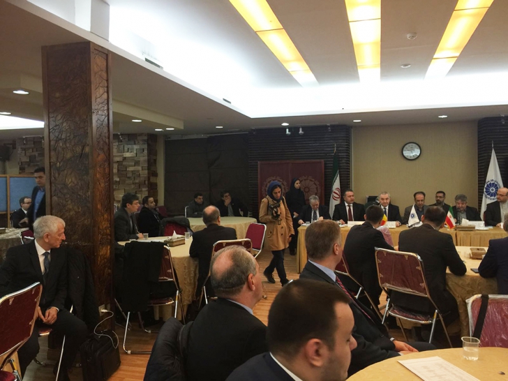 Proiecte de investiţii dezbătute la forumul de afaceri din Teheran