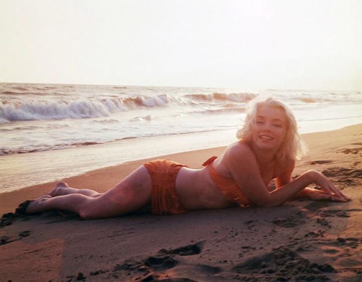 Cum arăta Marilyn Monroe la vârsta de 36 de ani, când a murit. Ultima şedinţă foto a divei