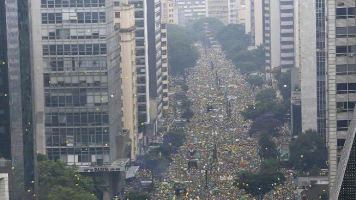 Protest masiv în Brazilia. Milioane de oameni au cerut demisia președintei Dilma Rousseff