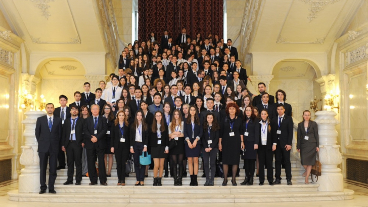 Ambasador Astăzi. A 5-a ediţie a Conferinţei Lauder de diplomaţie şi afaceri pentru elevii de liceu