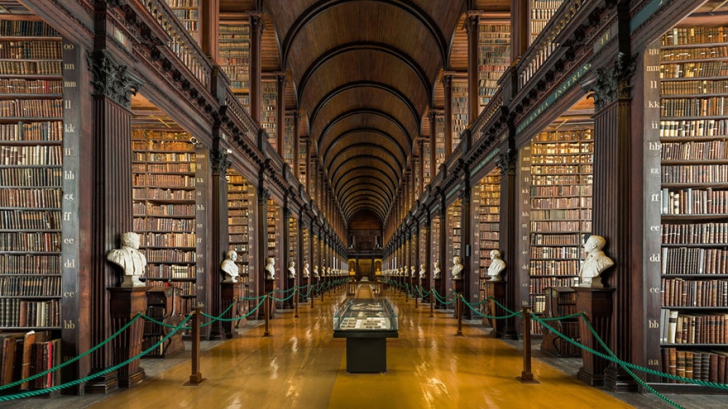 Veche de 300 de ani, această bibliotecă adăpostește peste 200.000 de cărți! Unde se găsește