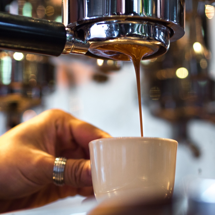 eMAG – Care sunt cele mai bune Espressoare si cafetiere pentru o cafea excelenta