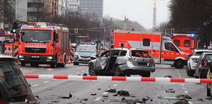 Explozie puternică în Berlin: un mort. Poliţia suspectează un atentat cu bombă