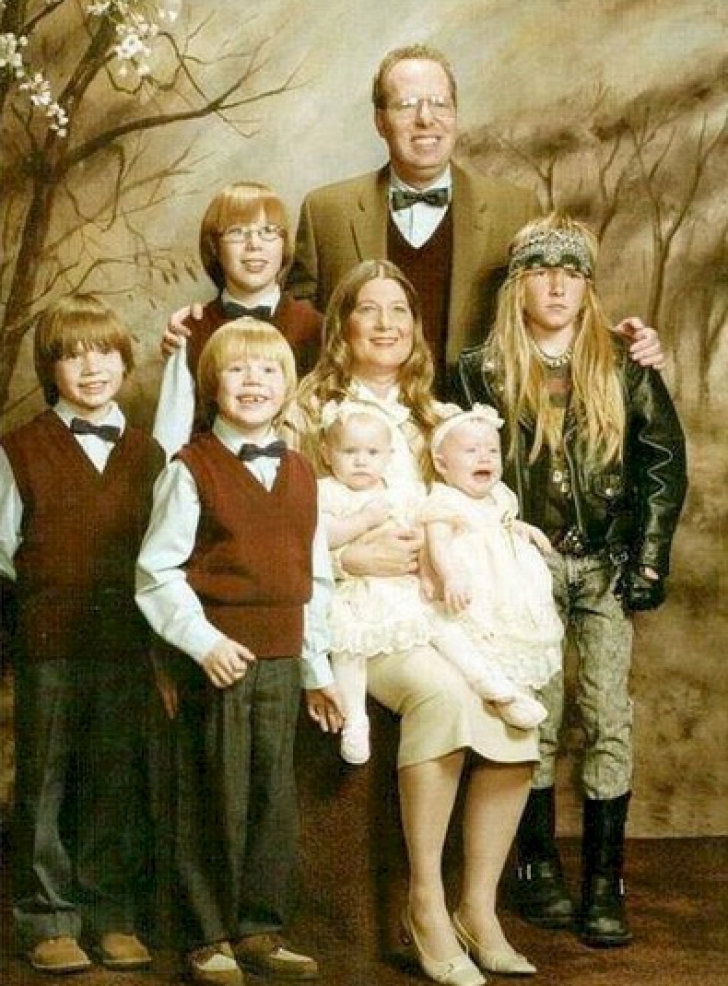 Cele mai PENIBILE fotografii de familie care nici n-ar fi trebuit să existe!