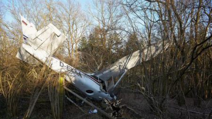 Șase morți în prăbușirea unui avion de turism