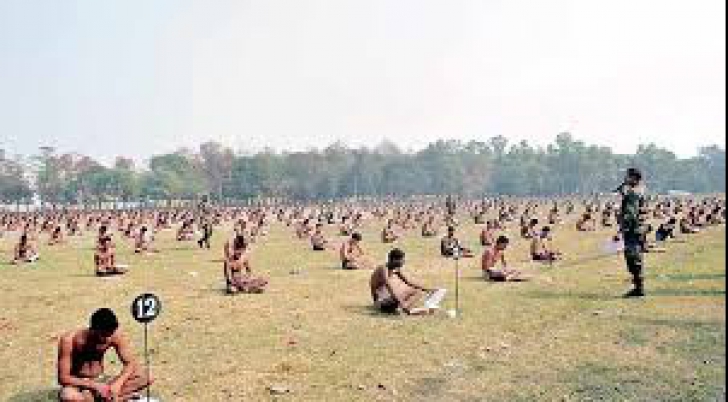 Recruții au dat admiterea în lenjerie intimă. De ce s-a apelat la această metodă