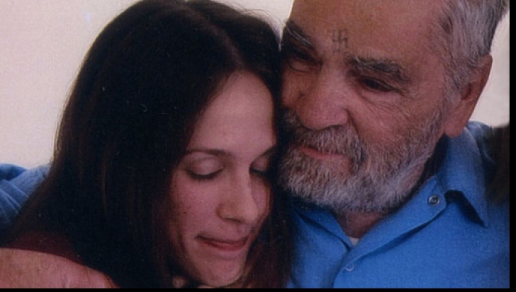 Criminalul Charles Manson va deveni tată la 81 de ani. Logodnica lui este însărcinată cu gemeni