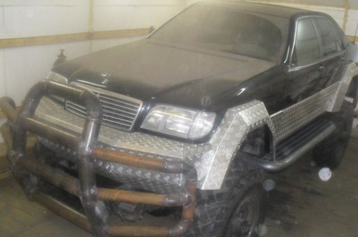 Un om și-a transformat Mercedesul vechi într-un "monstru" de teren. Imaginile sunt fabuloase