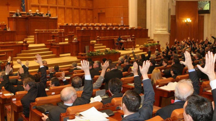 Proiectul de lege privind interzicerea tigărilor cu arome a primit undă verde în comisie 