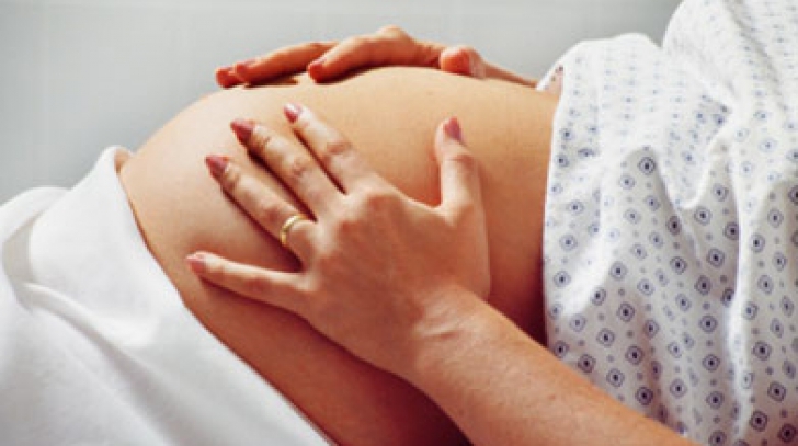 Femeie însărcinată, bătută chiar de medicul ei. Motivul? Revoltător