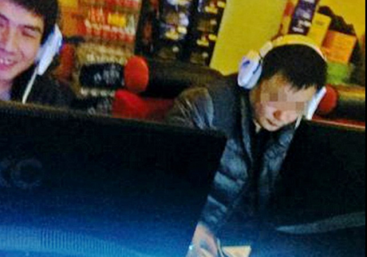 Asasinul plătit, cel din dreapta