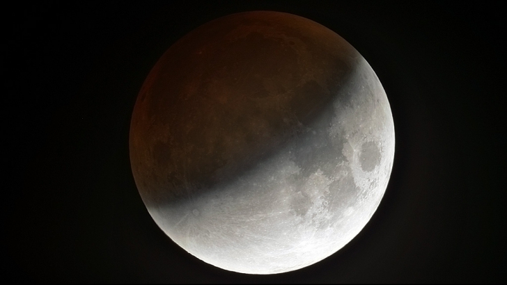 Eclipsă de lună 18 august. Mare atenţie! Se anunţă schimbări majore. Cum sunt zodiile influenţate