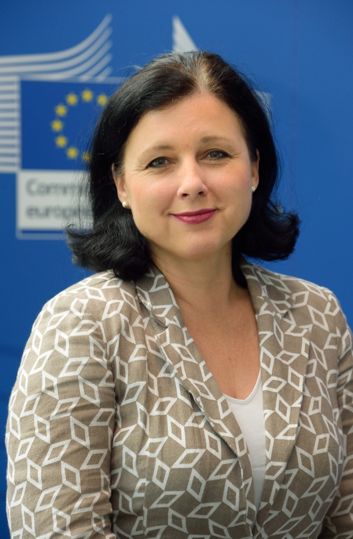 Comisarul Vera Jourova: În 2017 se va decide dacă se continuă cu MCV. Ce spune despre Kovesi