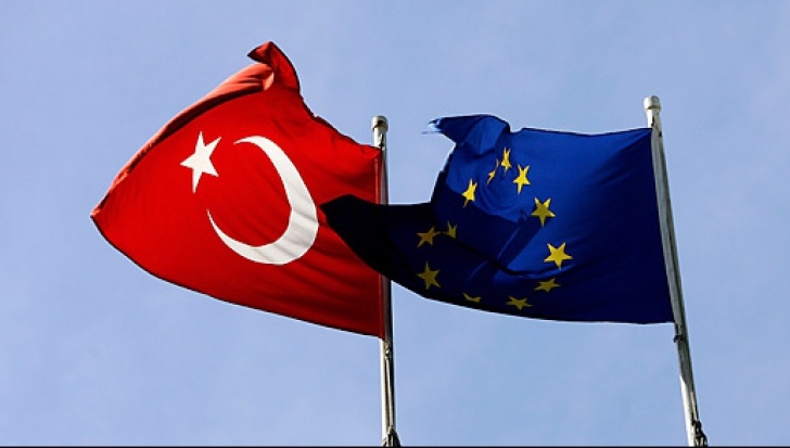 Oficialii UE, rezervați privind eliminarea vizelor de călătorie pentru cetățenii turci
