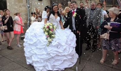 Nuntă de romi în Anglia. Rochia miresei a avut 60 de kilograme 