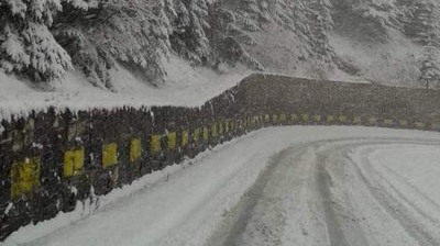 Ninge ca-n plină iarnă. Stratul de zăpadă va ajunge la 10 cm. Avertizarea făcută de meteorologi