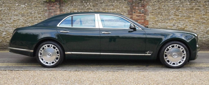 Un Bentley cu numai 9.376 km la bord, scos la vânzare. Clienţii, ŞOCAŢI când au văzut cine îl dă