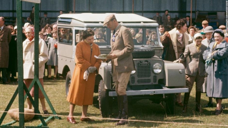 Regina Angliei preferă maşinile de teren. Cum arată SUV-urile pe care le-a condus Regina Elisabeta 