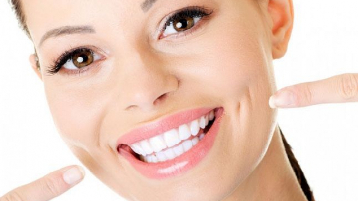 Dr. Oz îţi recomandă soluţii naturale să îţi albeşti dinţii 