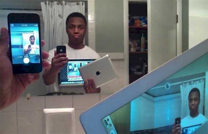 Cele mai HIDOASE selfie-uri văzute vreodată. S-au făcut de râs pe Internet. Penibili!